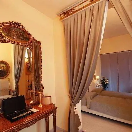 Relais Ugolini Apartment *